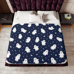Cute Ghost Flying Halloween Blanket